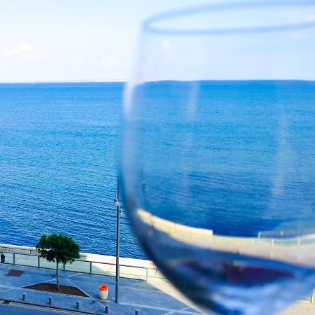 Flirty Flamingo Seaview Seafront Apartment لارنكا المظهر الخارجي الصورة