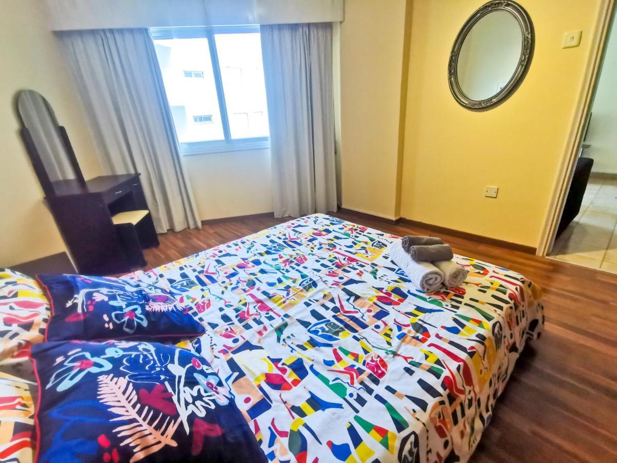 Flirty Flamingo Seaview Seafront Apartment لارنكا المظهر الخارجي الصورة